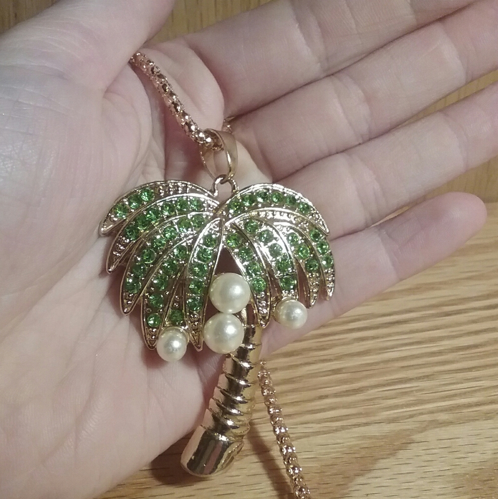 Green Palm Tree Necklace